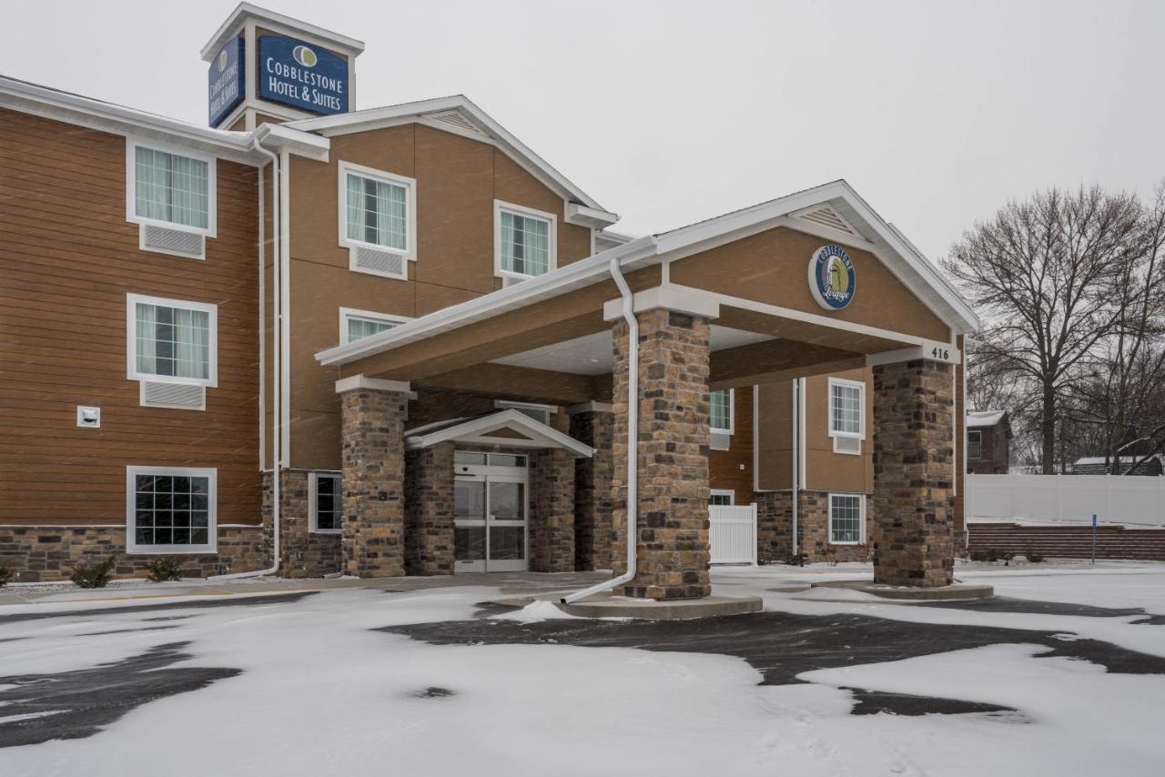Cobblestone Hotel & Suites - Hutchinson Exterior foto